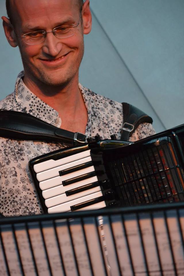 10632718_941399859262366_6756187395502377168_n